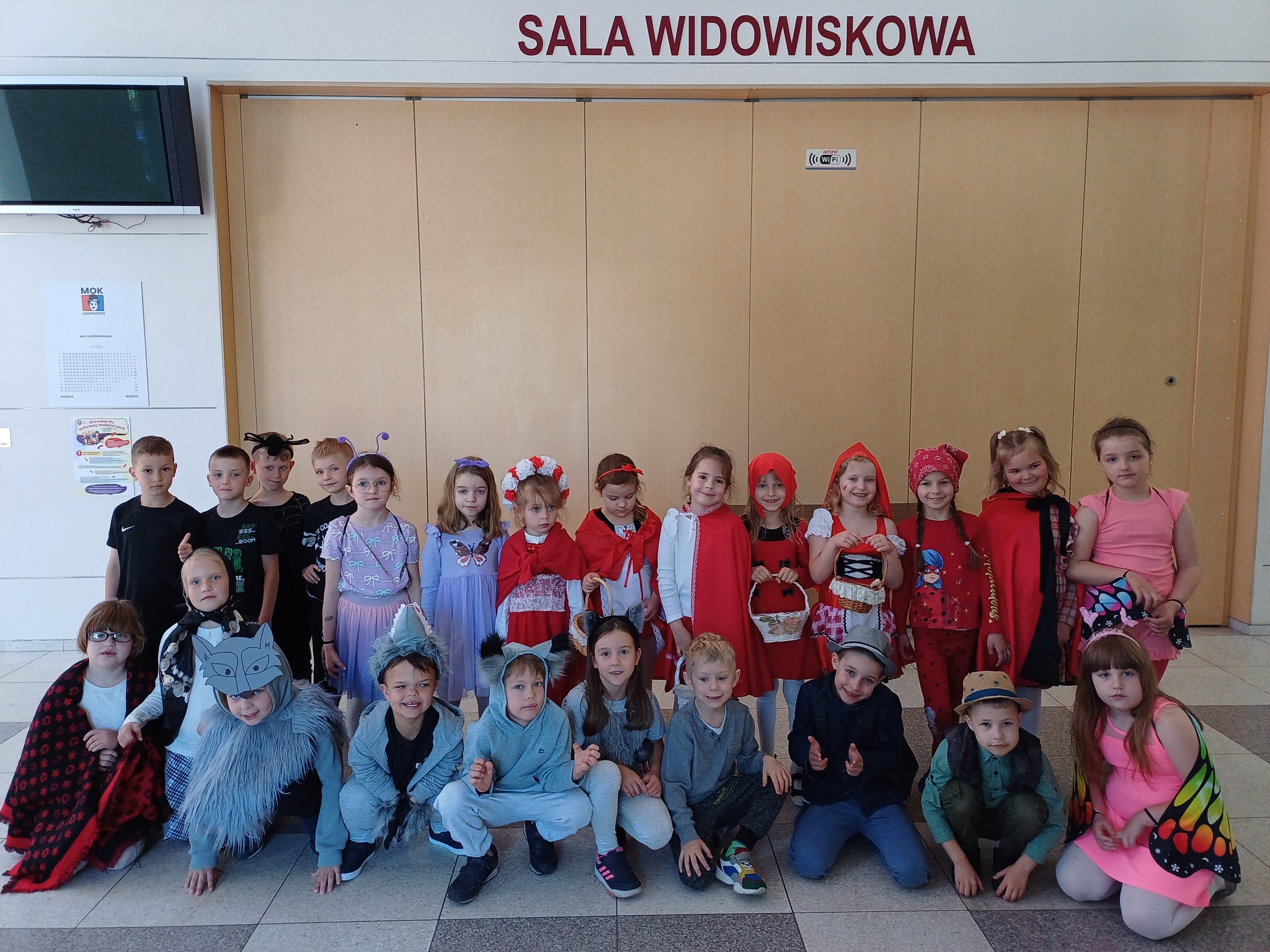 Więcej o: XXV Przegląd Teatralny "Snuj się, snuj bajeczko..."